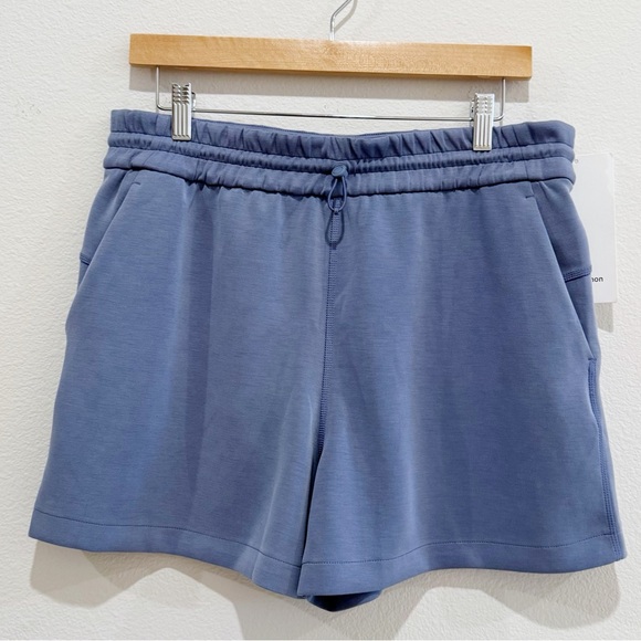 Lululemon Softstreme High-Rise Short 4" Oasis Blue Size 10 - Picture 3 of 11